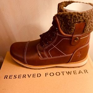 NWT Men’s Reserved Footwear boots, Size 9